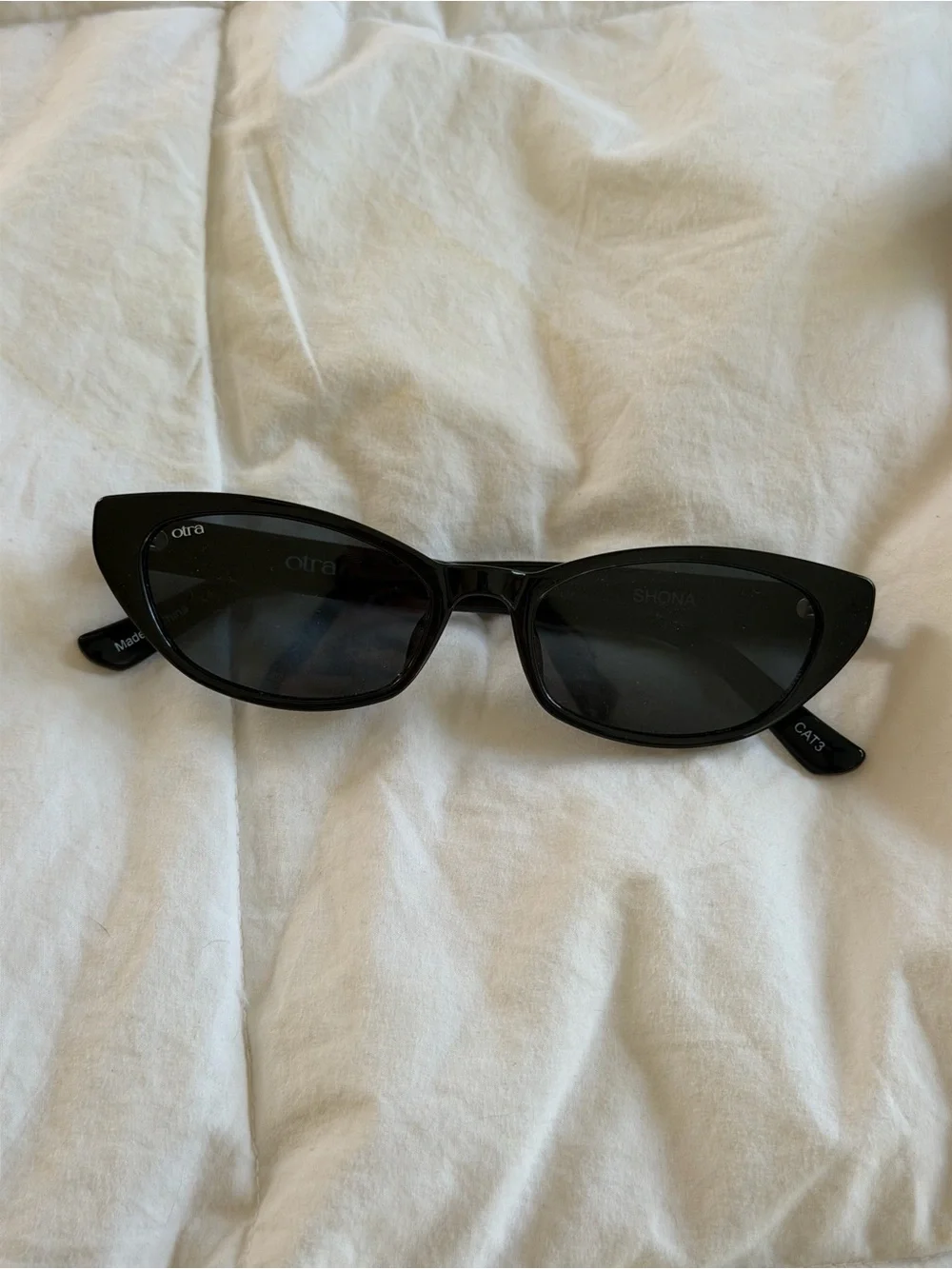 Otra Black Cat-Eye Sunglasses